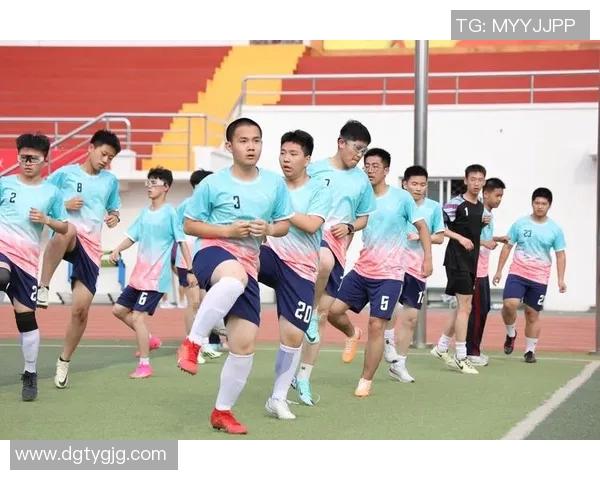 天赋异禀的足球少年如何在绿茵场上书写传奇人生